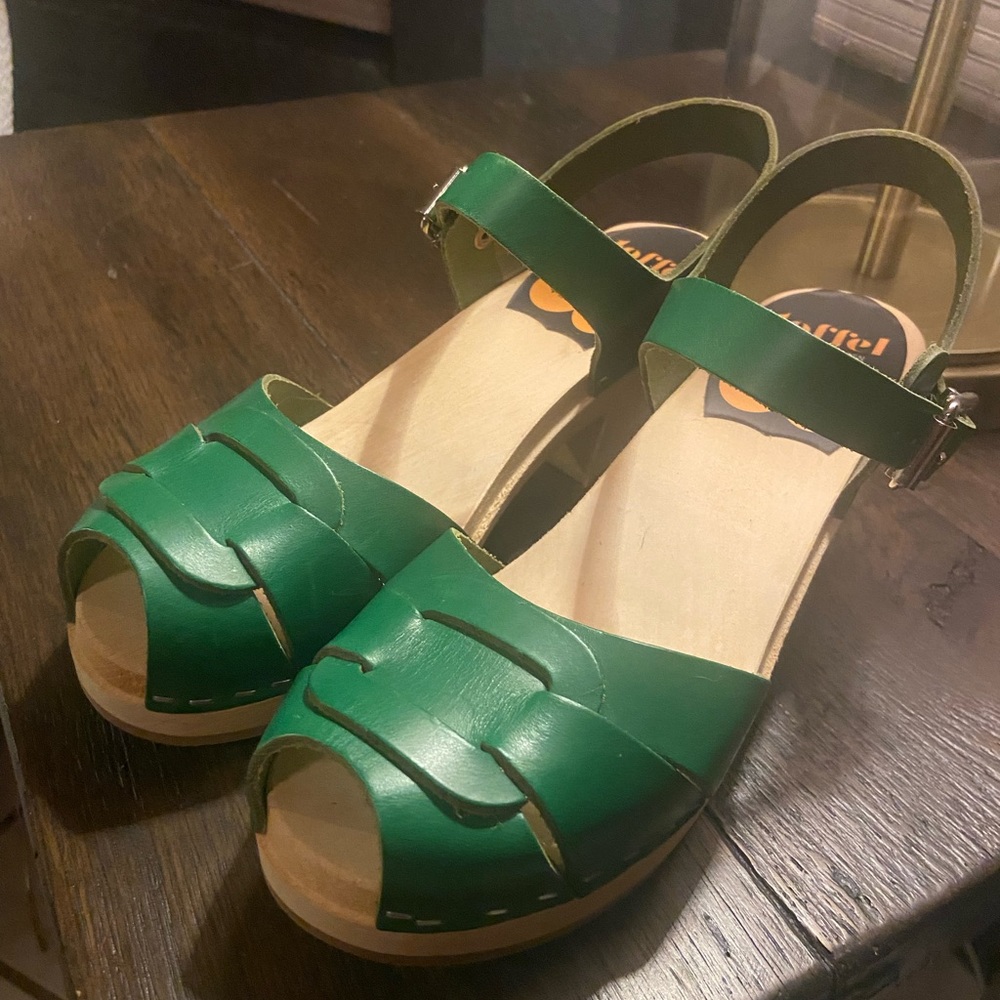 Swedish Hasbeens size 37